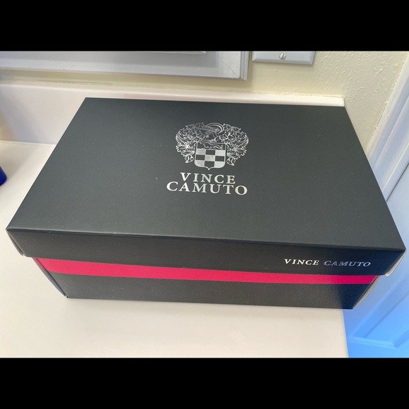 Vince Camuto Snake print Sathina Heels - Picture 7 of 9